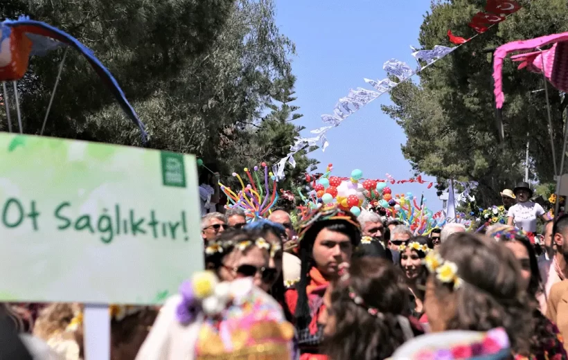 Günübirlik Alaçatı Ot Festivali ve Sığacık Turu